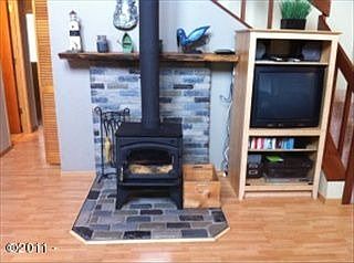 4th image of 155 SE Harbor Ave