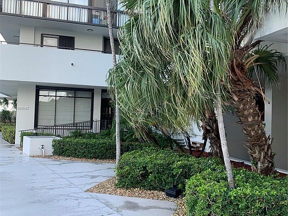 4th image of 2333 Brickell Ave APT 2110
