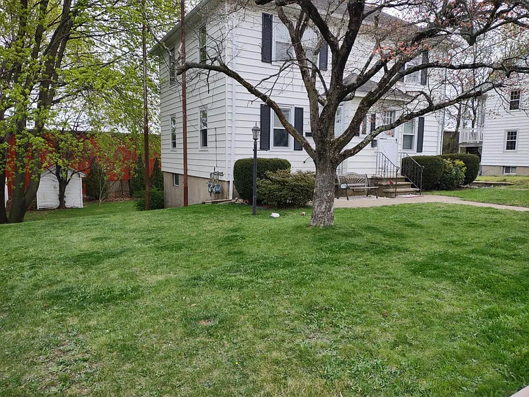 430 Knowlton St #2 — Photo 9