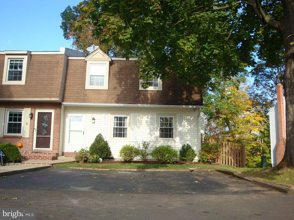 1st image of 10 Black Oak Mews