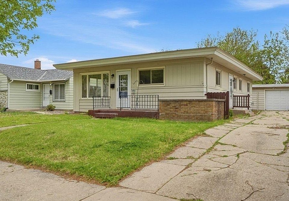 1st image of 3220 S 72nd STREET
