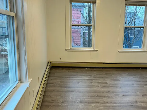 226 Charles St #2, Cambridge, MA 02141