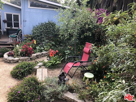 2nd image of 754 1/2 California Ave
