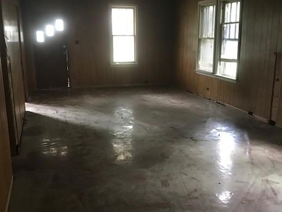 2nd image of 631 E Cypress Ave