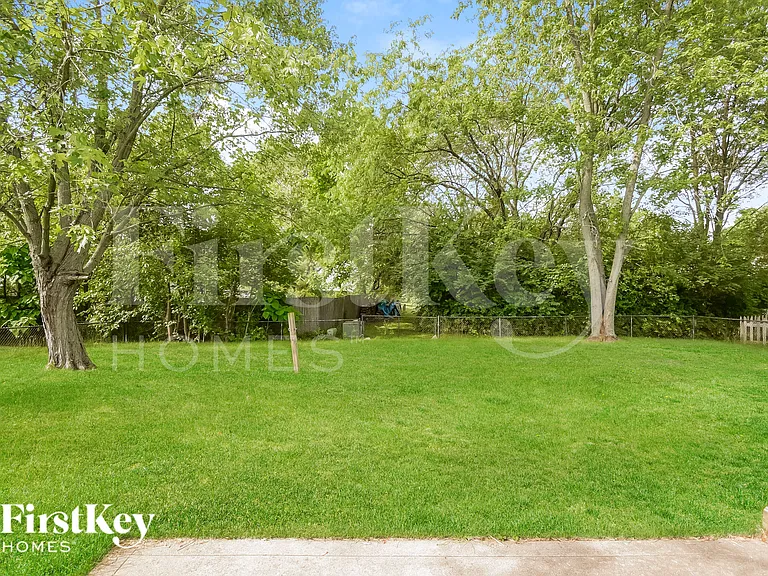 5691 Dobbs Ferry Dr — Photo 15