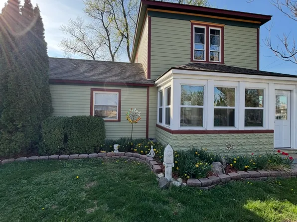 218 McCarthy St, Howell, MI 48843