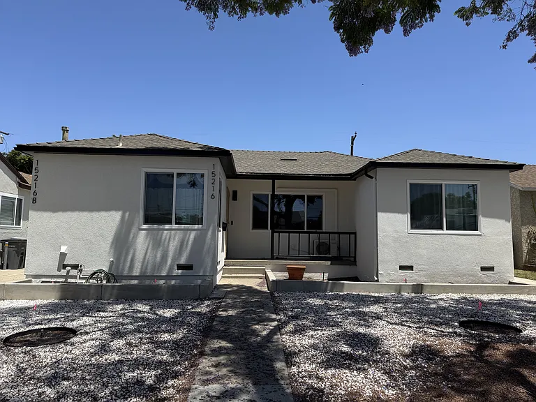 15216 Cimarron Ave — Photo 1