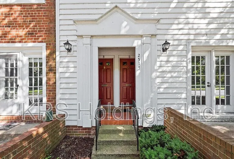 2515 S Walter Reed Dr #C — Photo 2