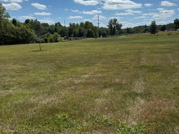 14017 Eastland Dr, Mount Vernon, IL 62864