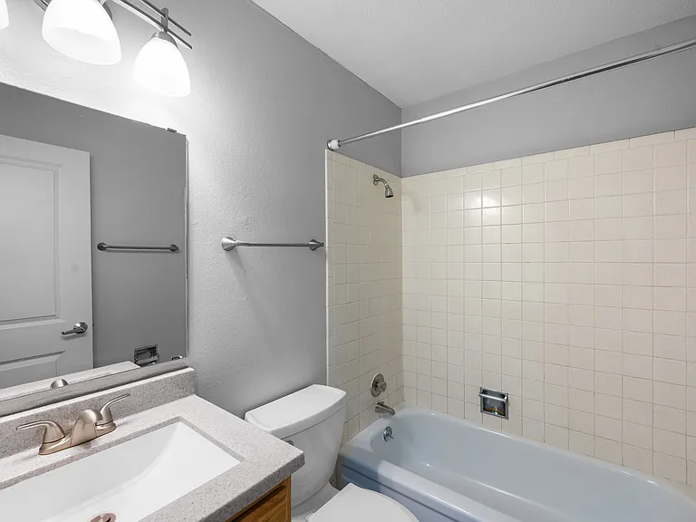 1118 27th Ave S #8 — Photo 7