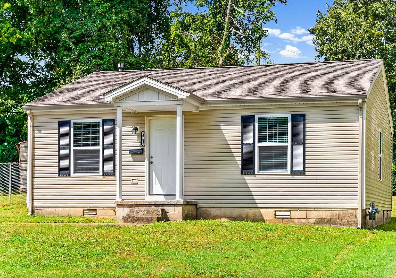 3 Bedroom / 1 Bathroom Home — Photo 3