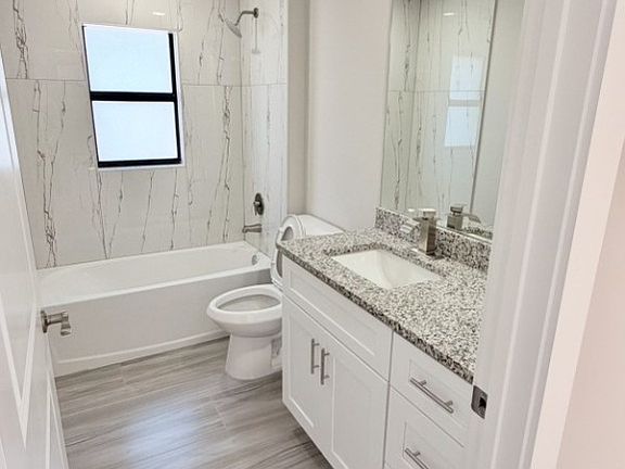 4th image of 1106 Angelo Ave