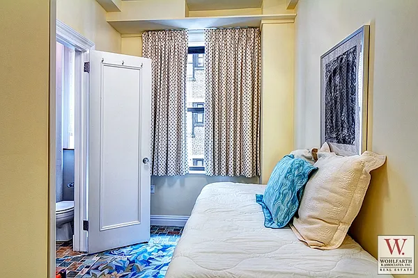 Sold by Wohlfarth & Associates Inc | media 19