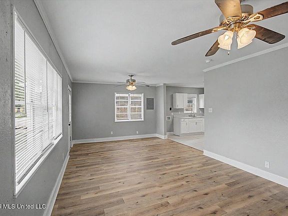 3rd image of 1775 Vaughn St