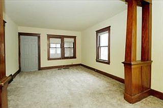 4th image of 67 Burnham St W