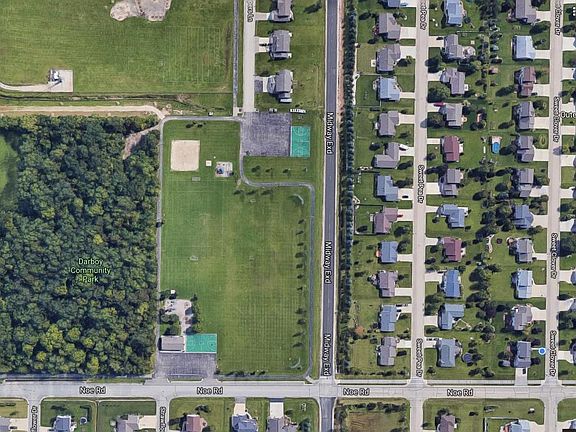 Only 2 blocks to Darboy Park