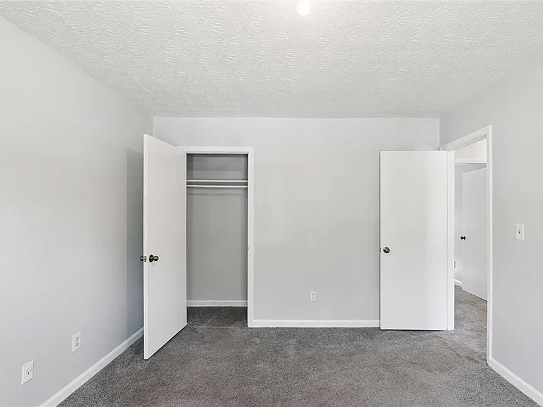 7055 Hania Dr — Photo 17