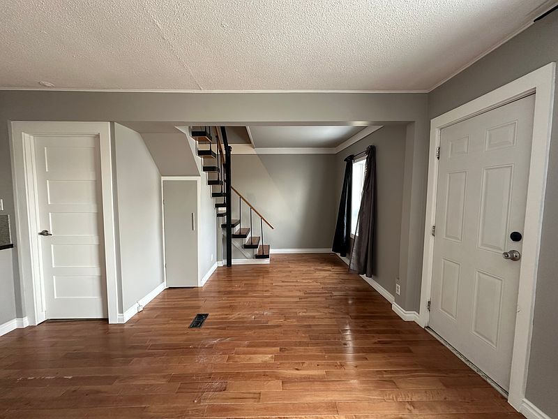 Winnipeg Apartment for rent - 2 Bedrooms — photo 3