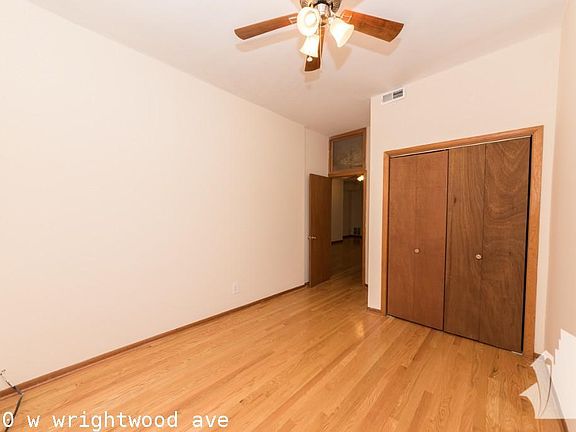 4th image of 1210 W Wrightwood Ave #1621
