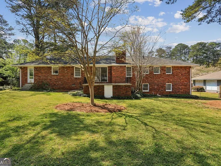 2888 Bonanza Dr — Photo 30