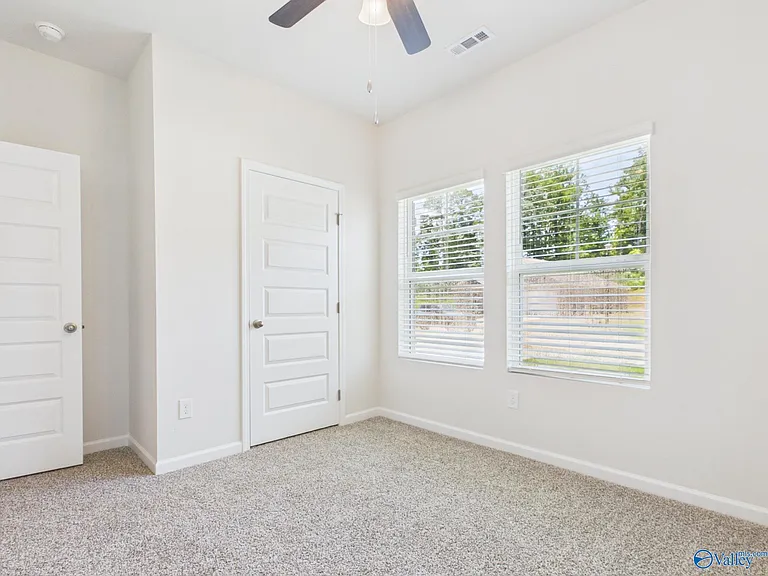 1325 Eidson St — Photo 36