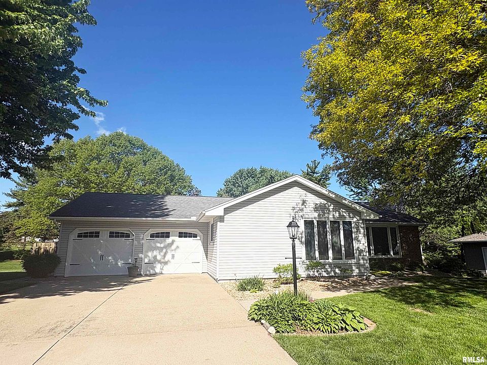 1st image of 311 Whispering Oaks Dr