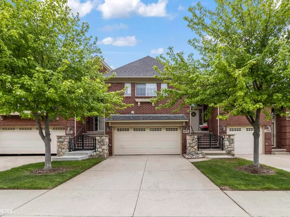 16713 Kensington Dr, Macomb, MI 48044