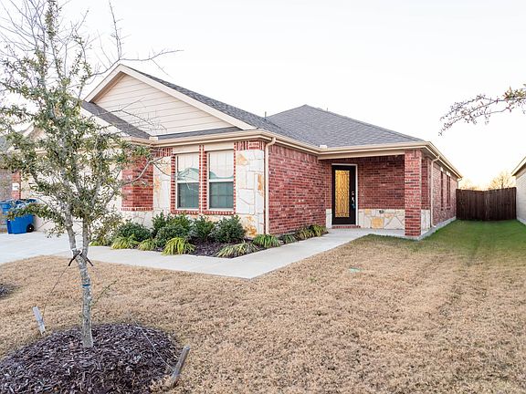 2nd image of 1009 Riverstone Trl