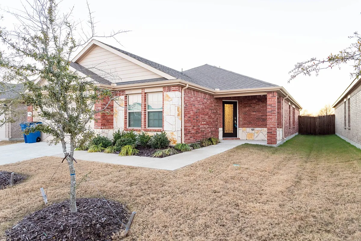 Building Photo - 1009 Riverstone Trl