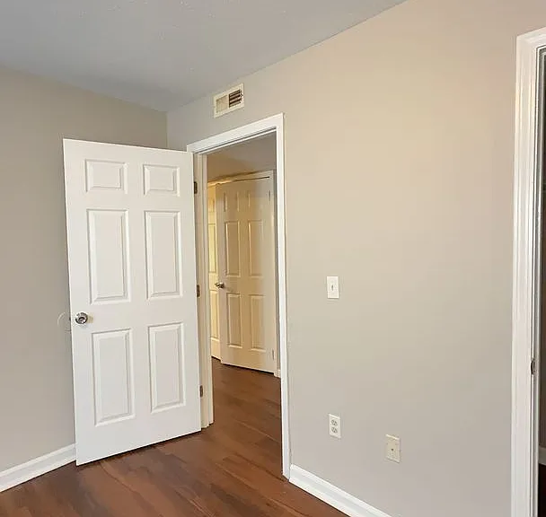 2710 W Kentucky St — Photo 6