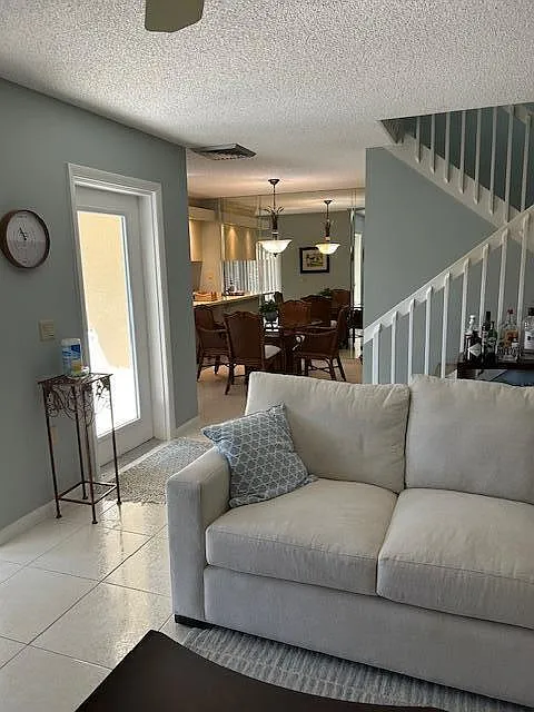 2 bed, 2.5 bath, 1236 sqft, $5,000 — Photo 4