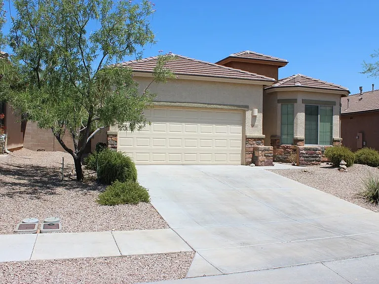 12842 N Westminster Dr — Photo 2