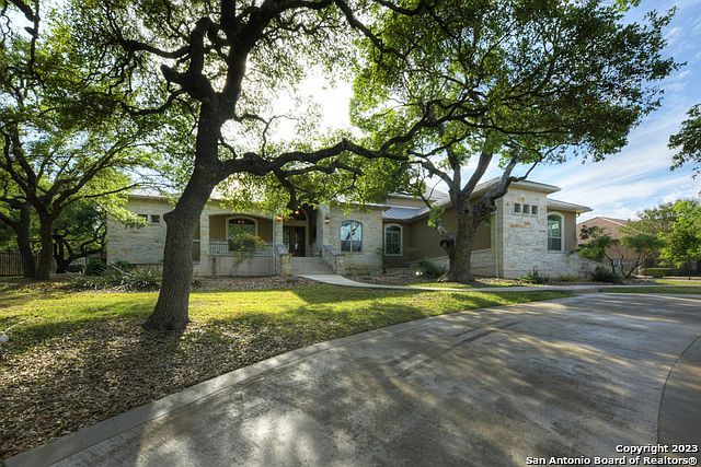 320 FOSSIL HILLS LOOP