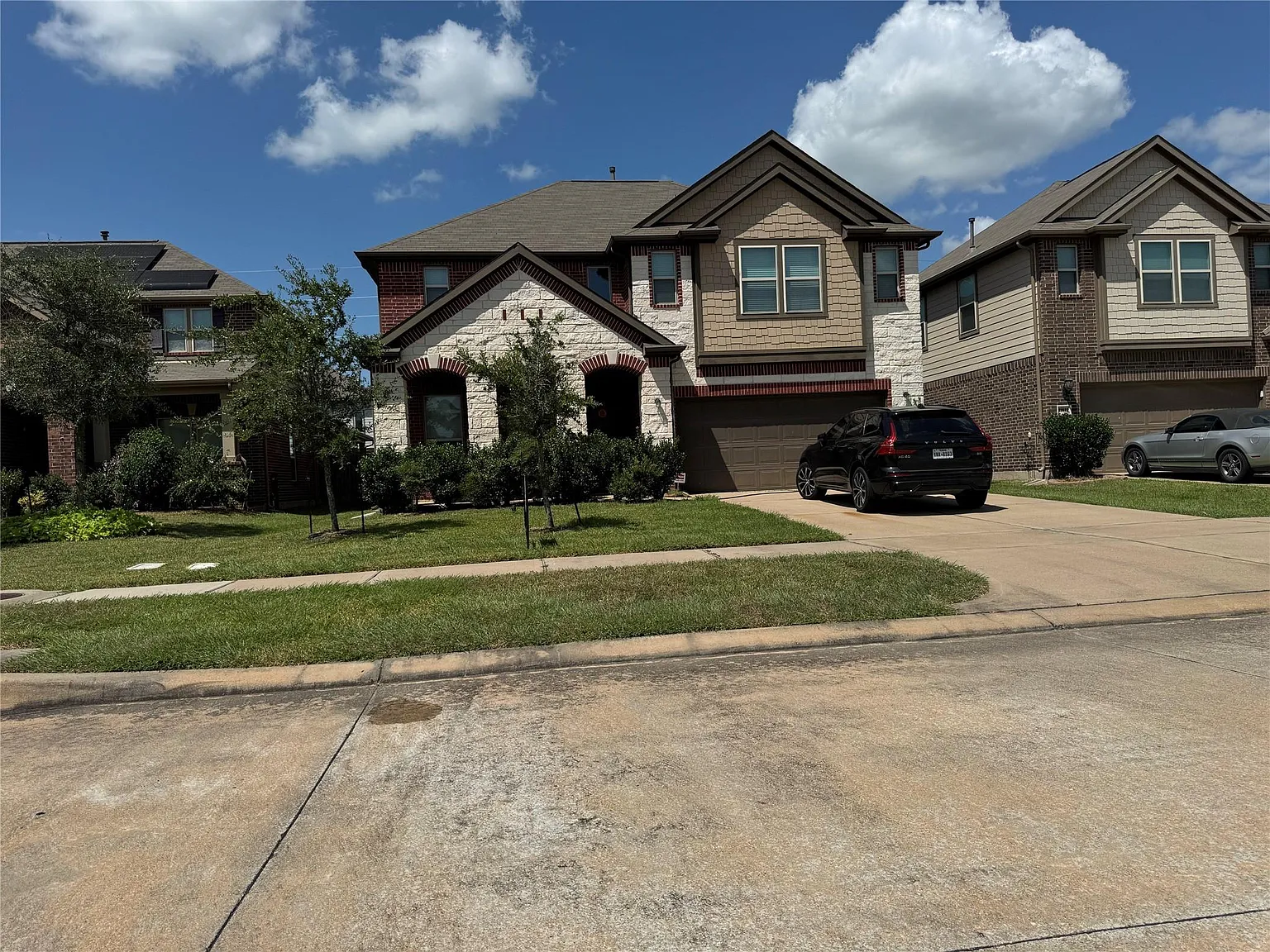 5 bed, 3.5 bath, 3194 sqft, $2,950 — Photo 1
