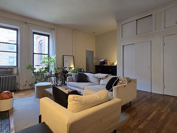 2nd image of 313 W 76th St APT 4B