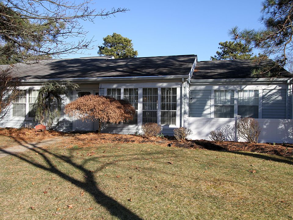 1st image of 513 Cheshire Court #B