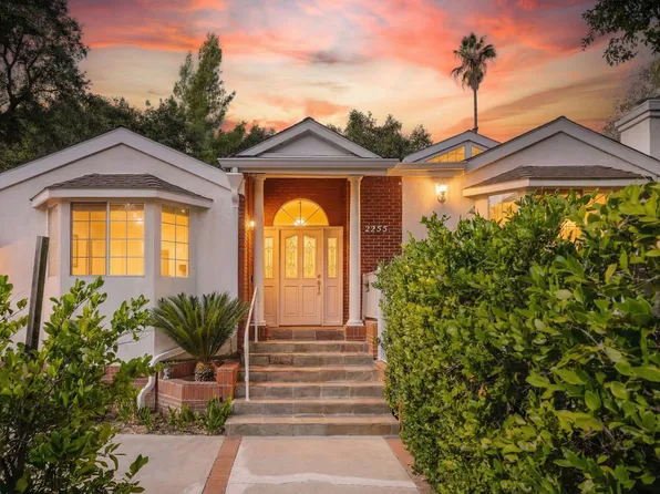 2255 E Chevy Chase Dr, Glendale, CA 91206
