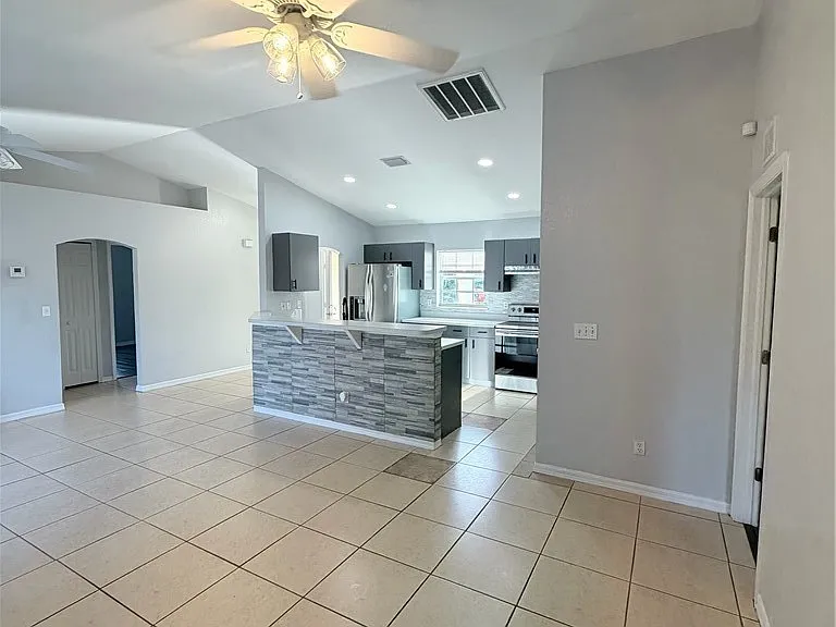 814 Gerald Ave — Photo 2