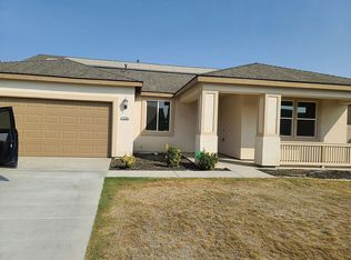 1524 W. Manor Ct, Hanford, CA 93230