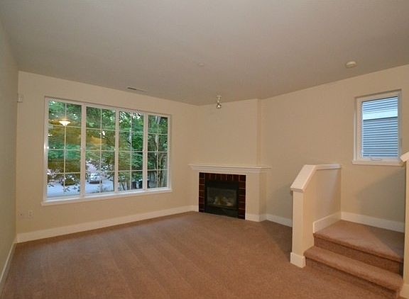 4th image of 18223 NE 95th Way Unit 104