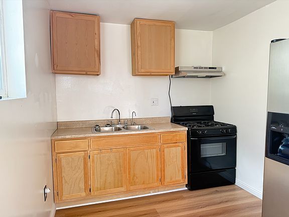 5th image of 1327 N Orange Dr #2