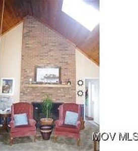 4th image of 761 Windsor Dr