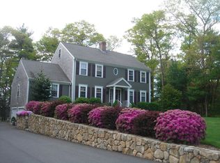 28 Reservoir Rd, Acushnet, MA 02743