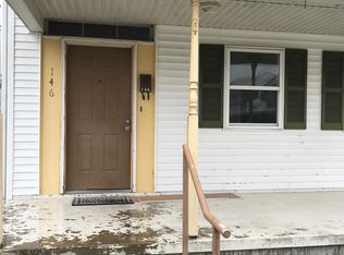 146 E 1st St, Nashville, IL 62263