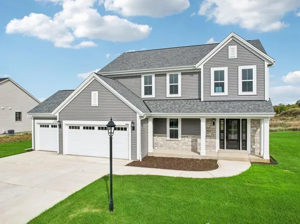 2684 Mapleton AVENUE, East Troy, WI 53120