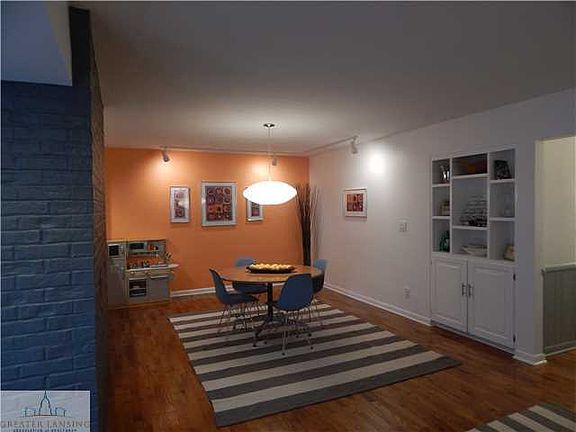 5th image of 305 E Wayland Ave