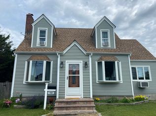 160 Waco St, Lindenhurst, NY 11757
