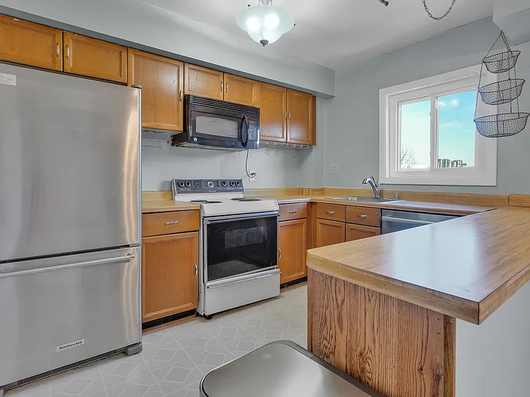 3342 S 28th St #403 — Photo 9