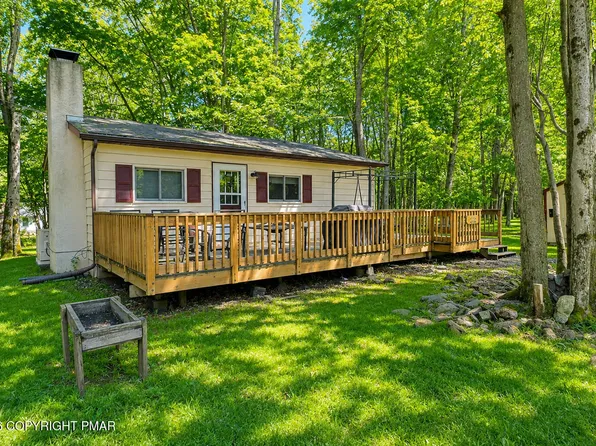 191 Schochs Mill Rd, Blakeslee, PA 18610