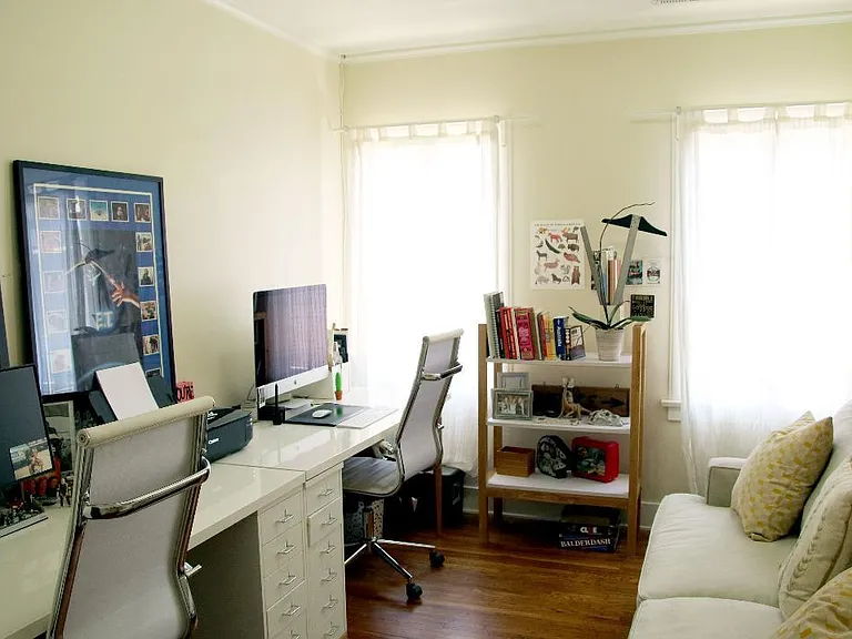 Office Space or Second Bedroom with Lots of Light in Charming 2 BDR/1 BA Retro Row Duplex Apartment.